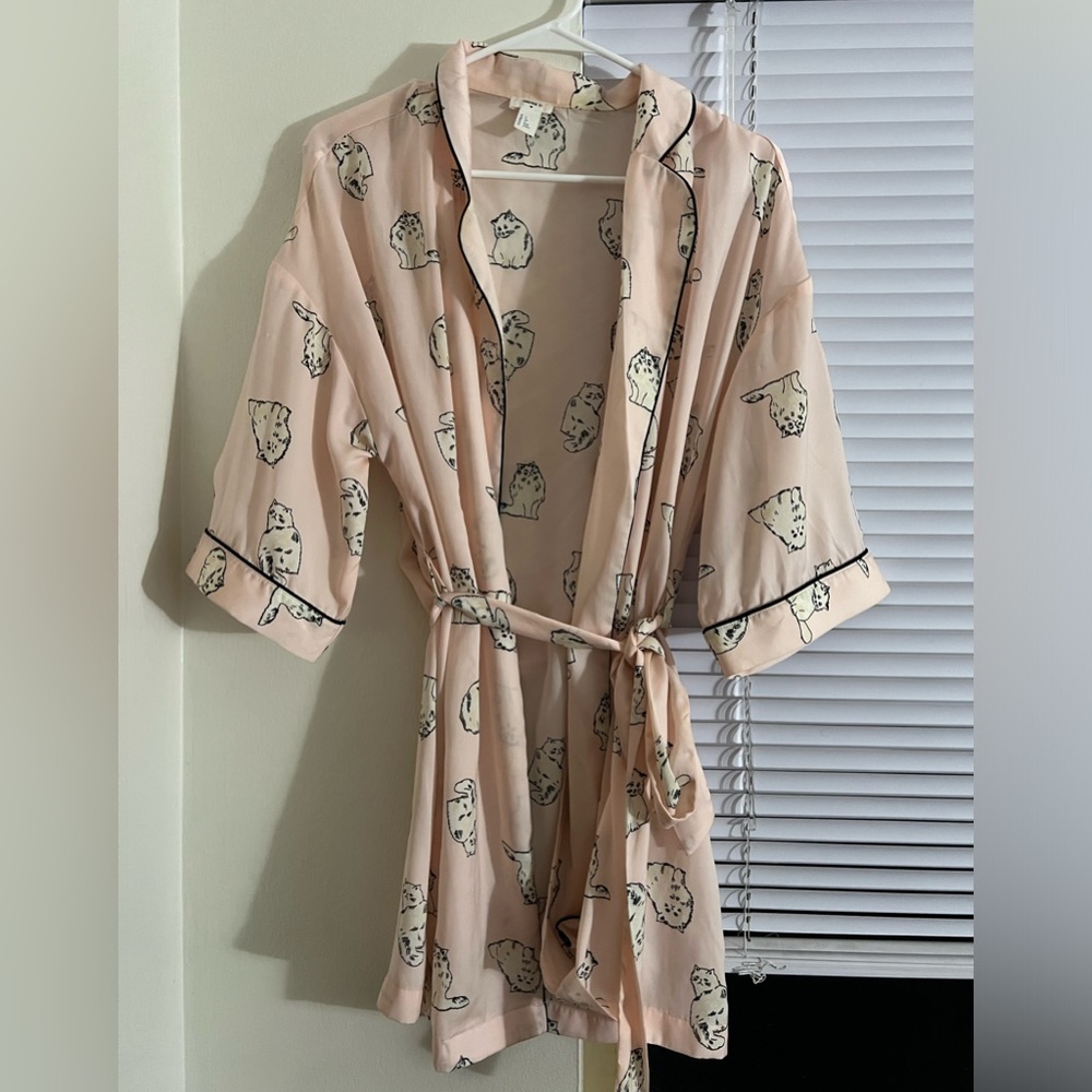 Pink silk robe with white cats